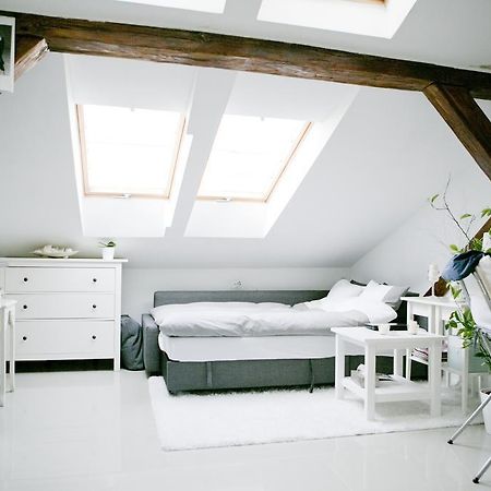 Apartamenty Hoza Attic Studio วอร์ซอ ห้อง รูปภาพ
