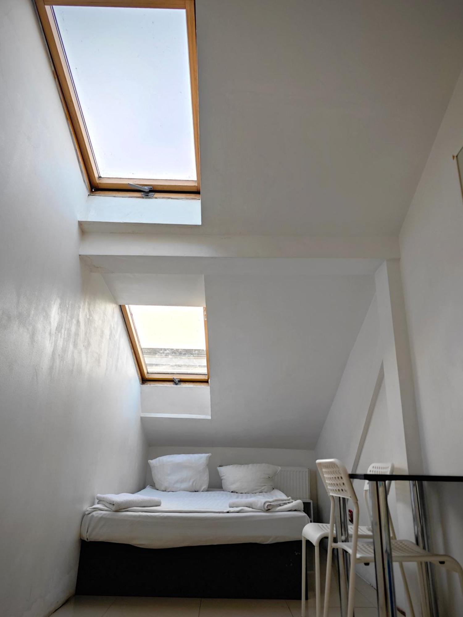 Apartamenty Hoza Attic Studio วอร์ซอ ห้อง รูปภาพ