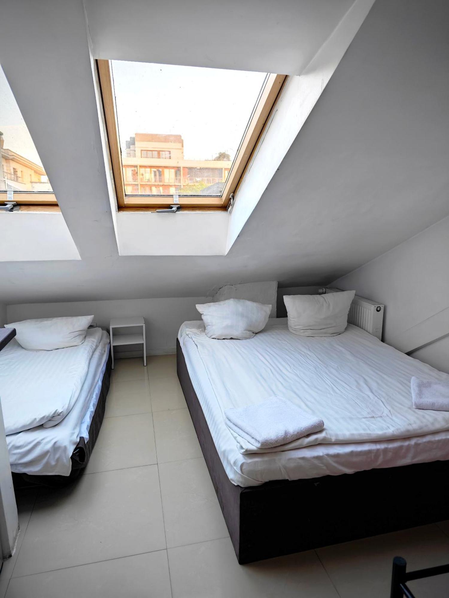Apartamenty Hoza Attic Studio วอร์ซอ ห้อง รูปภาพ