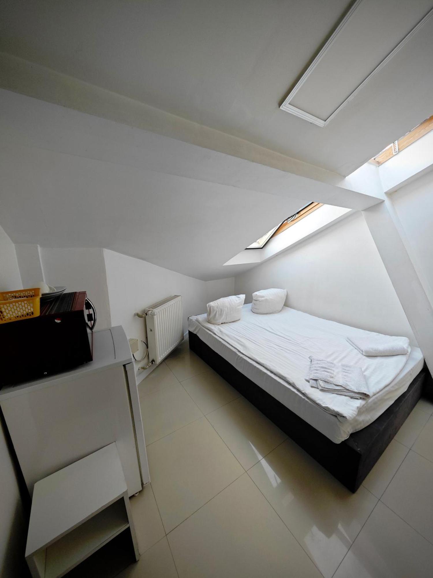 Apartamenty Hoza Attic Studio วอร์ซอ ห้อง รูปภาพ