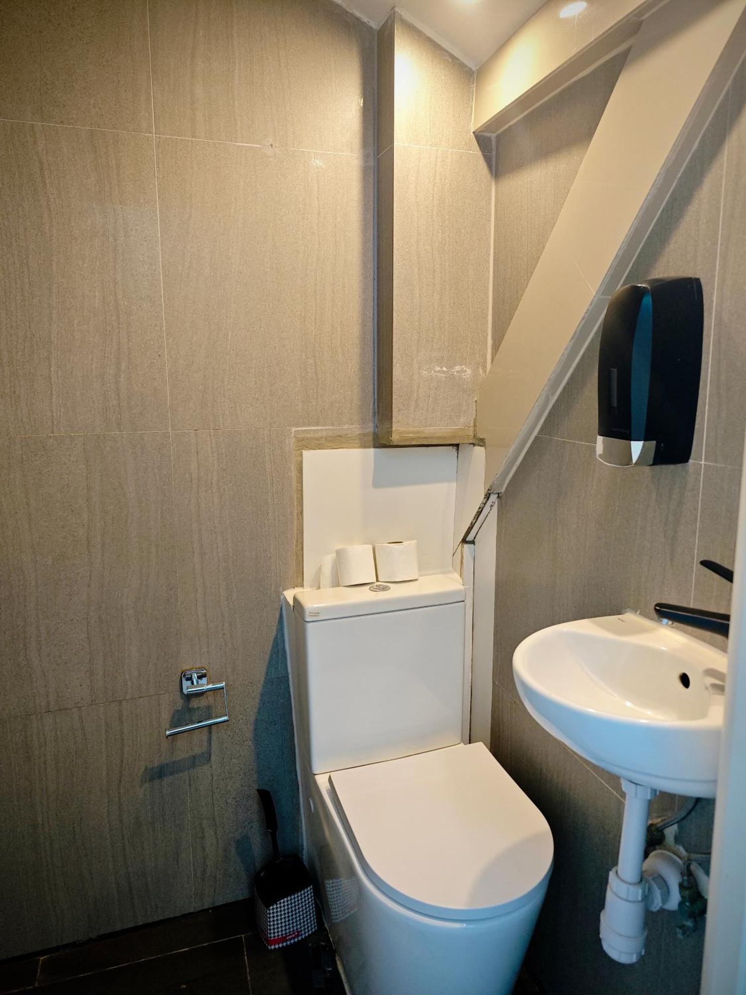 Apartamenty Hoza Attic Studio วอร์ซอ ห้อง รูปภาพ