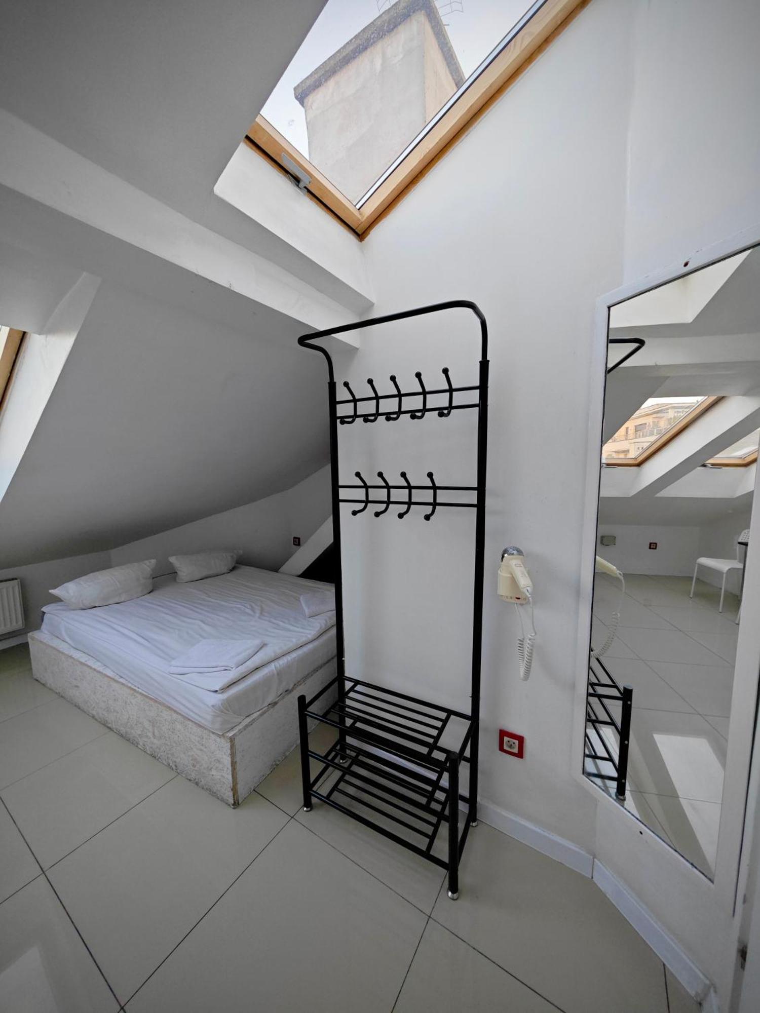 Apartamenty Hoza Attic Studio วอร์ซอ ห้อง รูปภาพ