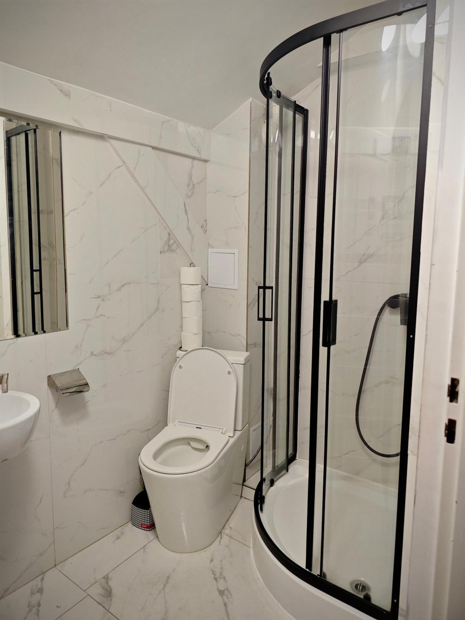 Apartamenty Hoza Attic Studio วอร์ซอ ภายนอก รูปภาพ