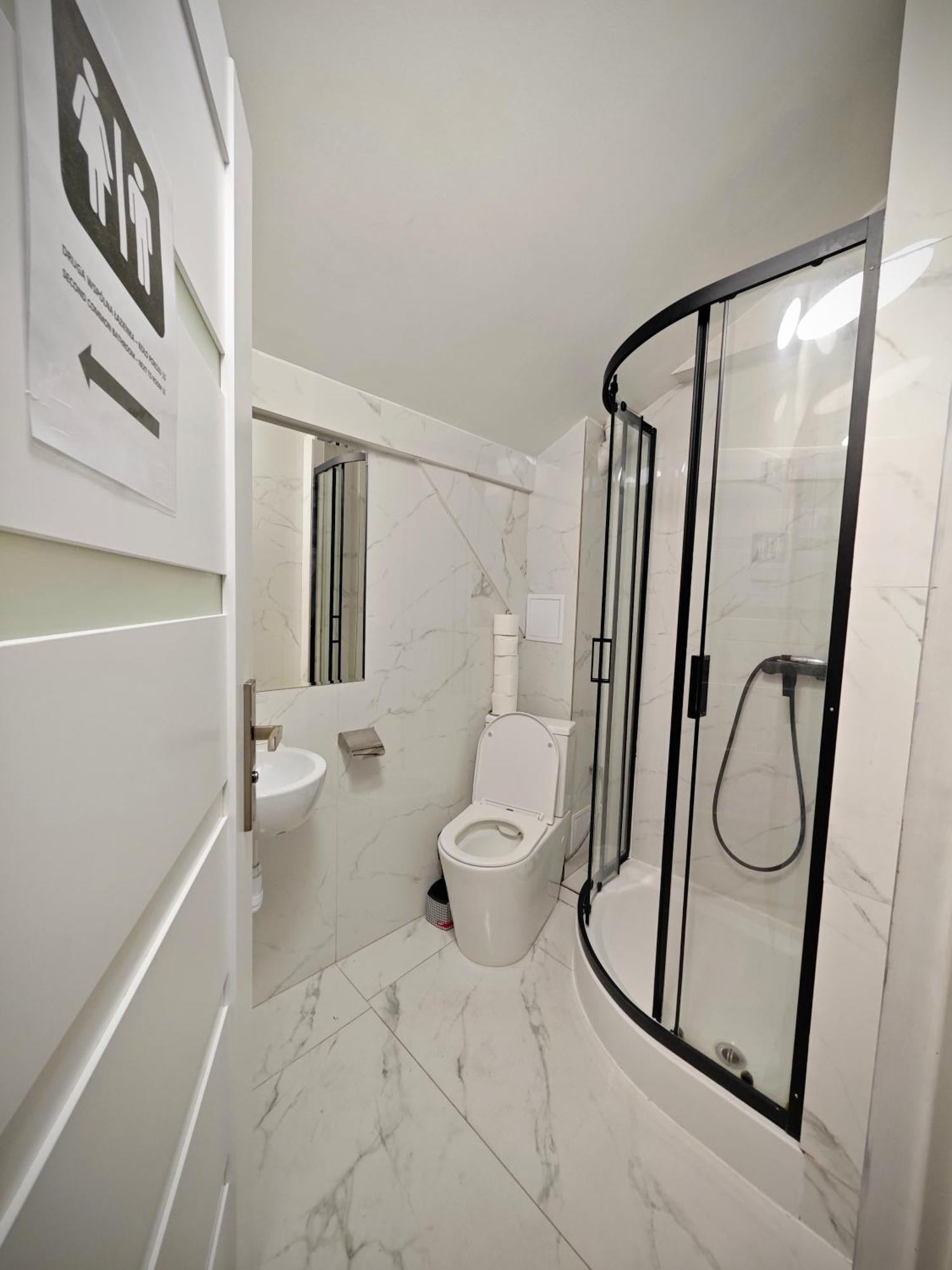 Apartamenty Hoza Attic Studio วอร์ซอ ห้อง รูปภาพ