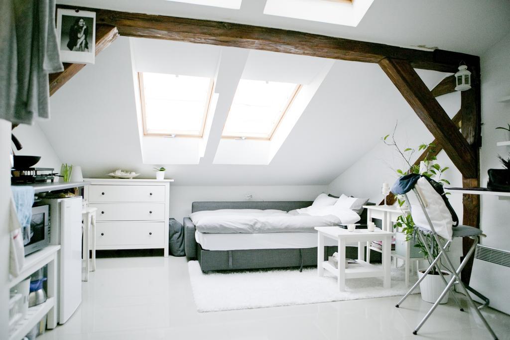 Apartamenty Hoza Attic Studio วอร์ซอ ห้อง รูปภาพ